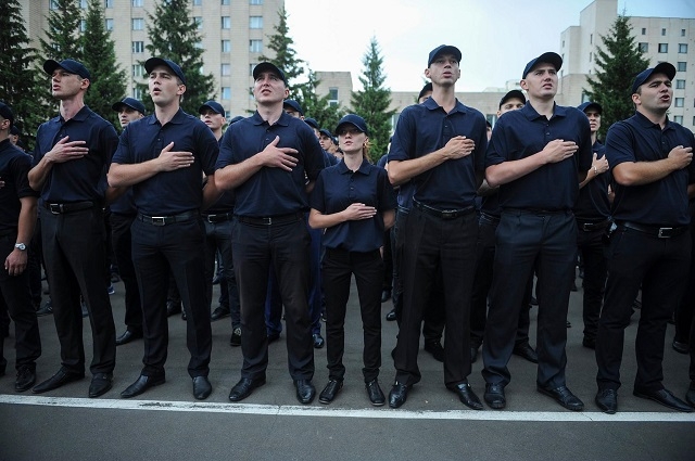 Скільки заробляють київські копи