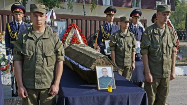 У Нових Петрівцях попрощалися із загиблим гвардійцем