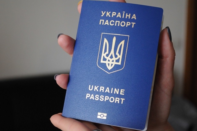 Українці можуть внести ідентифікаційний код в паспорт (як це зробити)