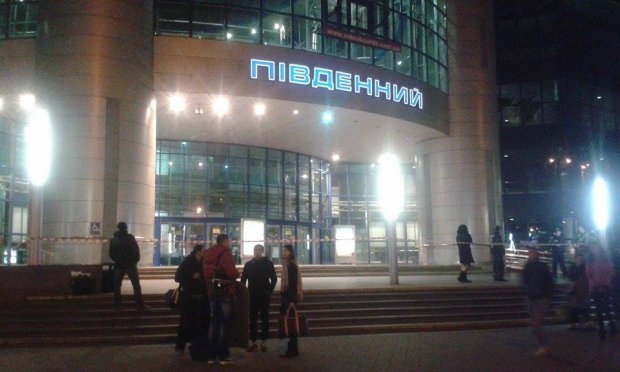 На київському вокзалі шукали вибухівку