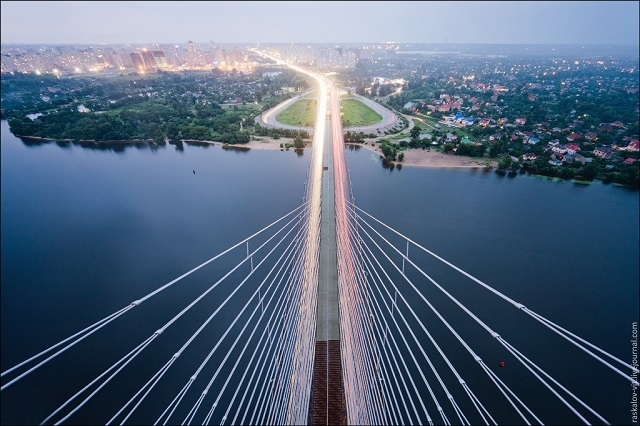У Києві на місяць обмежать рух по Південному мосту