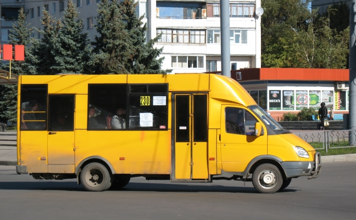 Водій-сепаратист напав на пасажирку маршрутки