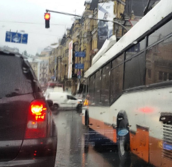 У столиці обірвалась контактна мережа тролейбусів
