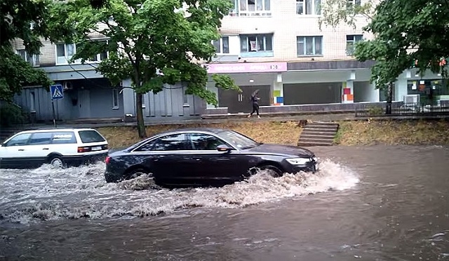 Венеція по-київськи: як місто потопало в зливах