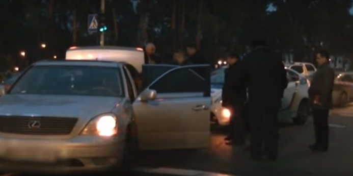 Зловмисник збив автомобілем поліцейського у Києві (ВІДЕО)