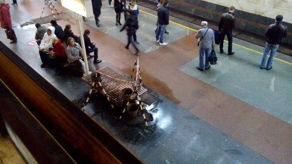 Дощ залив станцію метрополітена “Позняки” (ФОТО)