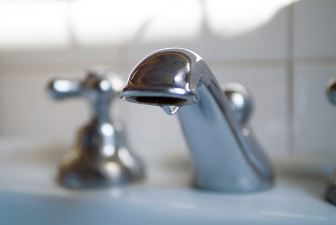 Мешканцям Троєщини відключили воду