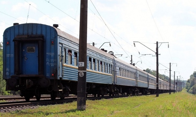 У Києві потяг наїхав на чоловіка