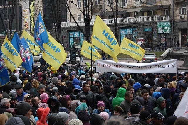 “Марш білих хустинок” почав збір підписів за відставку Кличко
