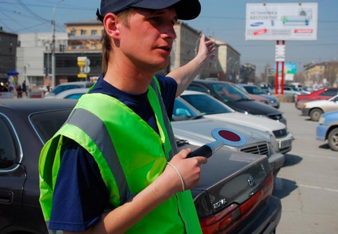 У столиці за порушення звільнили 75 паркувальників