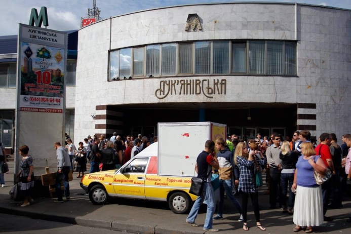 У київському метро демонтують 400 МАФів