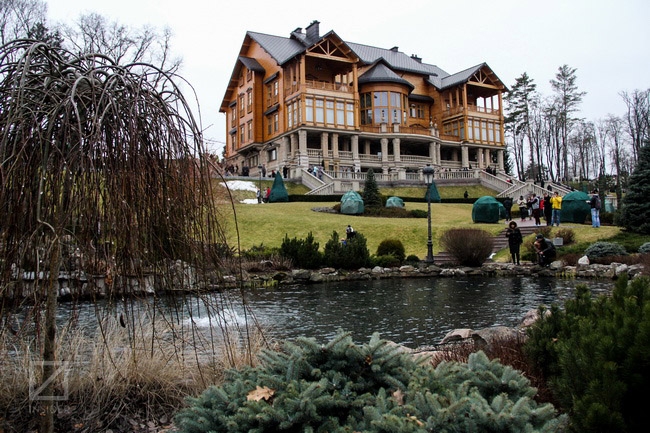 “Межигір’я” висмоктує електроенергію у киян