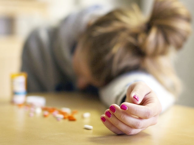 Стали відомі подробиці про дівчину-самовбивцю