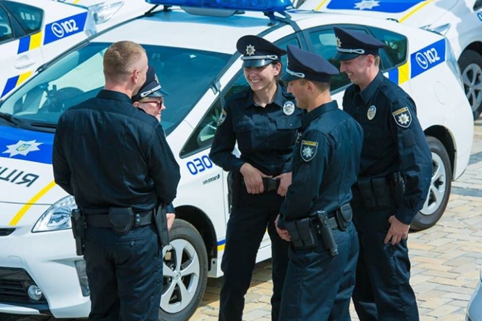 Нова поліція затримала двох злодіїв у Голосієво