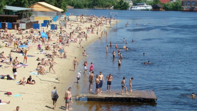 На п’яти столичних пляжах виявили кишкову паличку