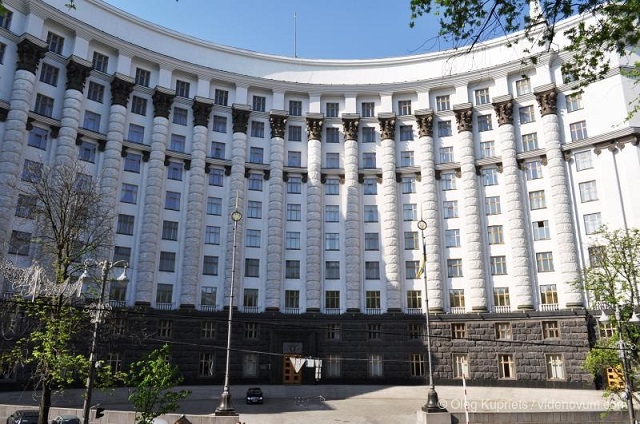 Одразу два мітинги у центрі Києва: рух перекрито