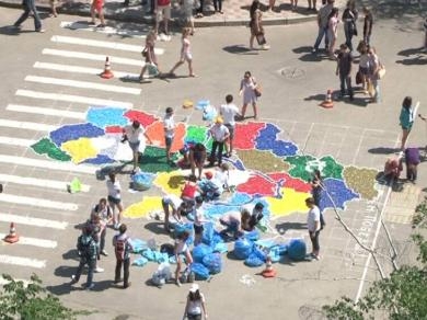 У Києві складуть найбільшу карту України з мозаїки