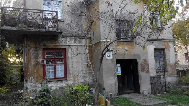 Киян відселятимуть з аварійних будинків